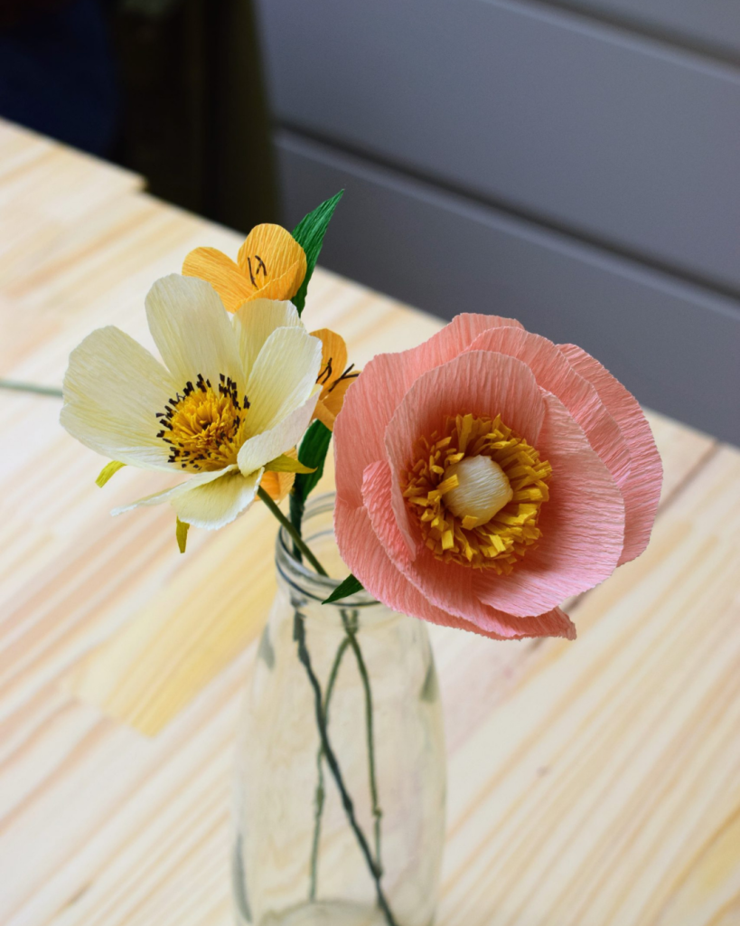 fleurs en papier crépon